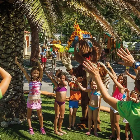 Campsite Camping Sunissim La Pergola By Locatour Sainte-Marie-la-Mer