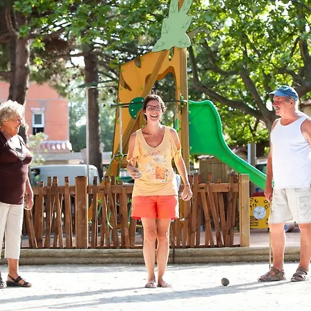 Camping Sunissim La Pergola By Locatour Campsite Sainte-Marie-la-Mer