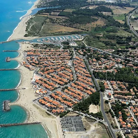 Camping Sunissim La Pergola By Locatour Campsite Sainte-Marie-la-Mer